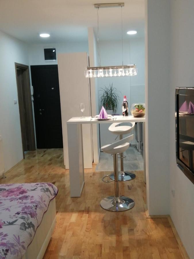 Apartman Lux Apartman Újpázova Kültér fotó